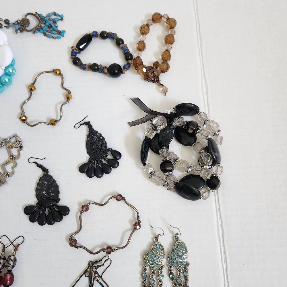 Assorted Women's Jewelry Jar Collection - Picture 8 of 13